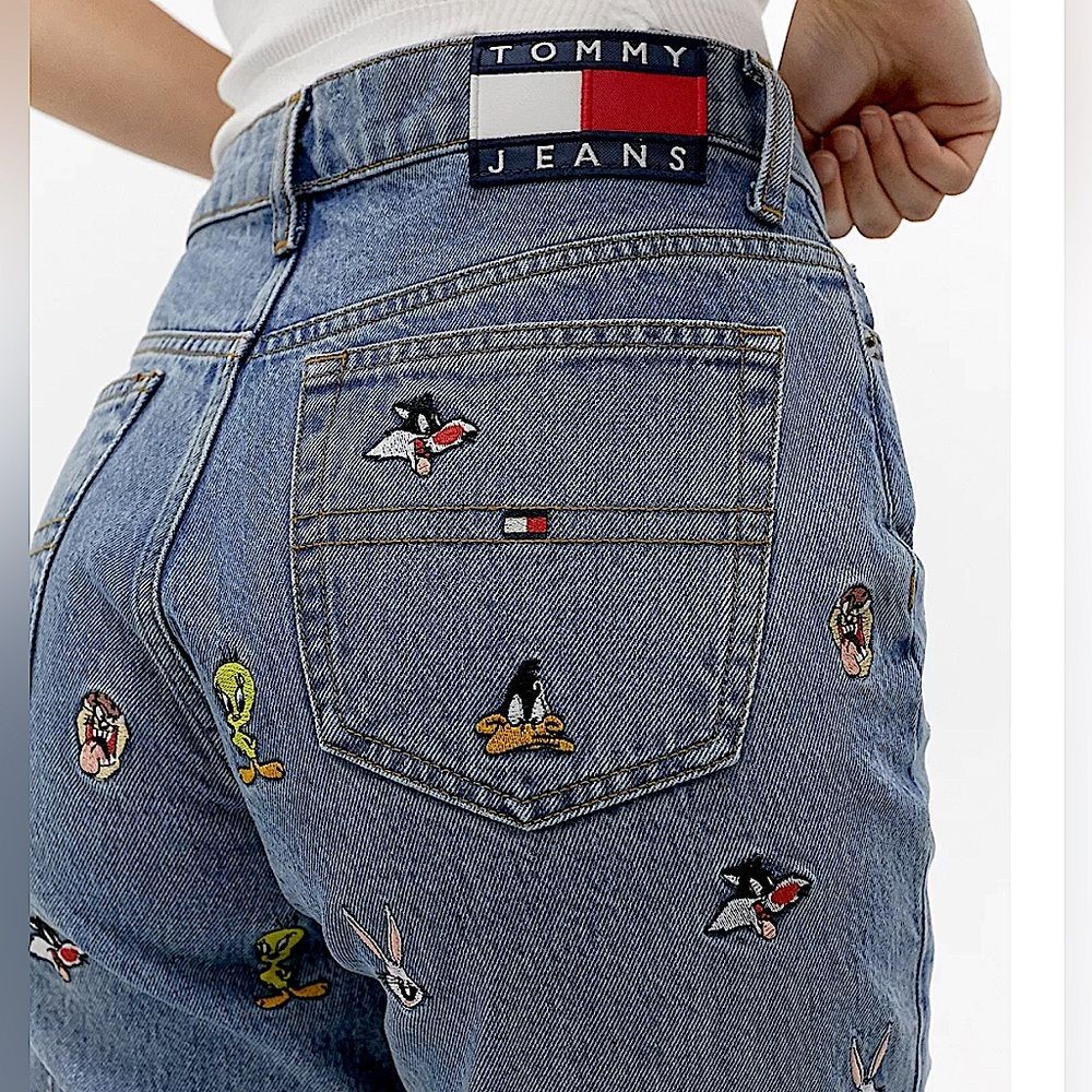 RARE Tommy Jeans x Looney Tunes Embroidered High Rise  Jeans - Size‎ 25/32